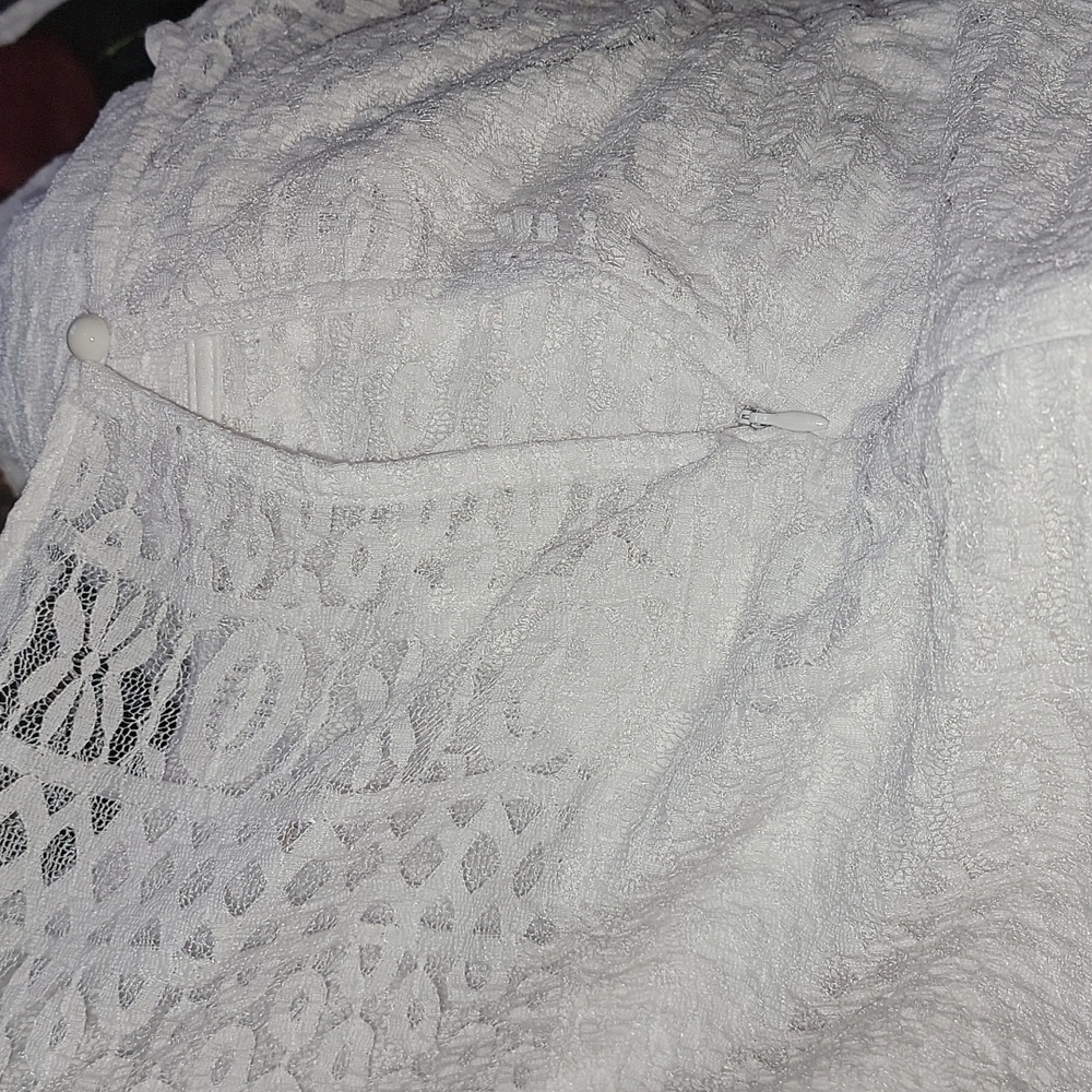 WHITE LACE DRESS - Picture 4 of 4